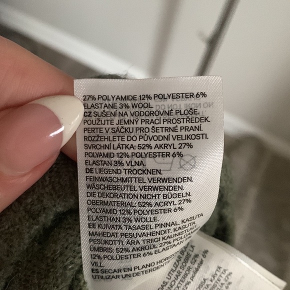 H&M wool blend sweater with pearl detail green size xs - Picture 6 of 6